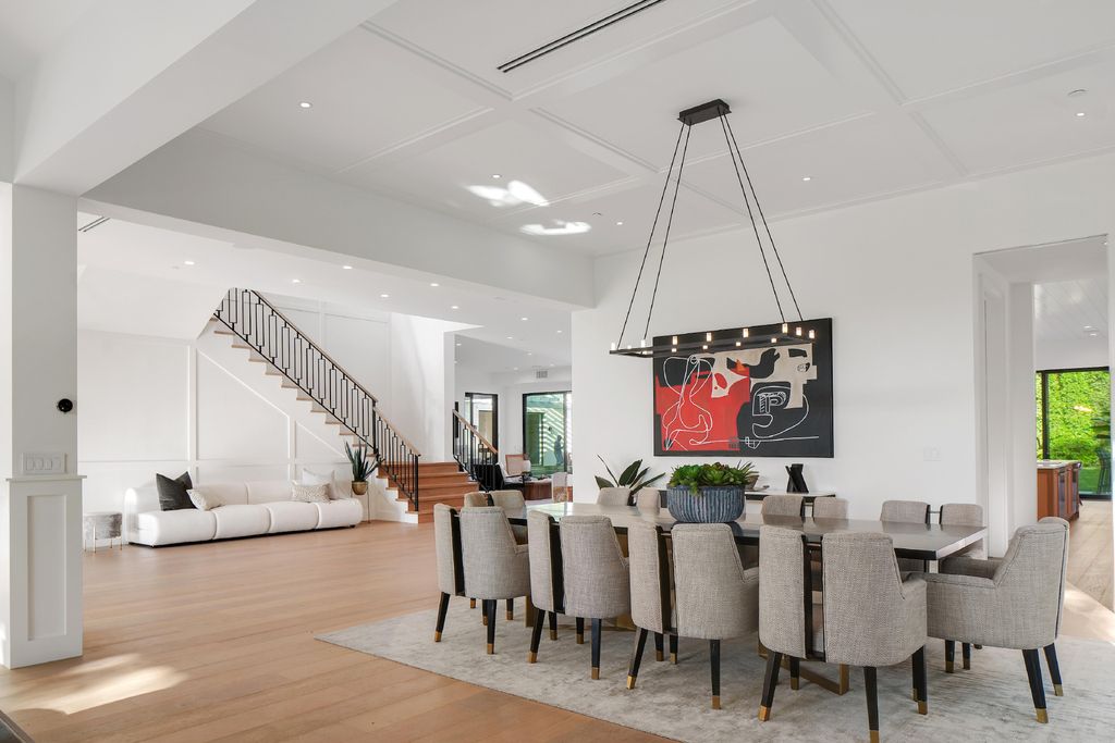 430 S Bundy Drive, Los Angeles, California is a masterpiece of both design and function on a rare half-acre lot blending sophisticated East Coast style and modern California flair.