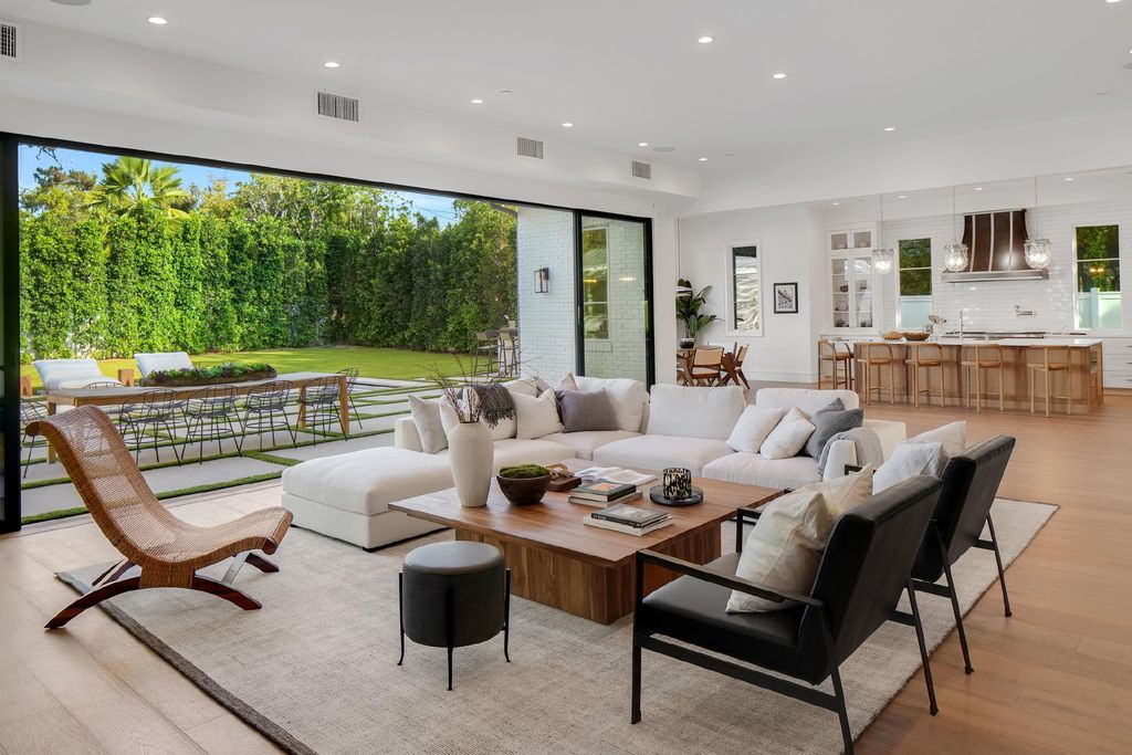 430 S Bundy Drive, Los Angeles, California is a masterpiece of both design and function on a rare half-acre lot blending sophisticated East Coast style and modern California flair.