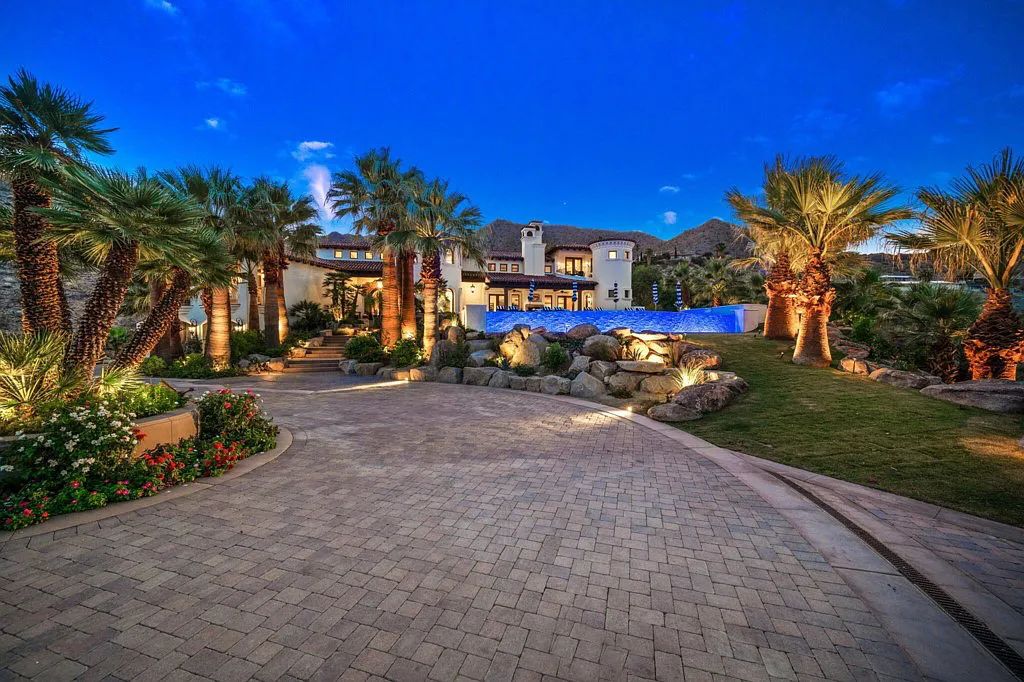 71375 Cholla Way, Palm Desert, California is a one of a kind property in the South Palm Desert neighborhood of Cahuilla Hills offers dramatic panoramic views of the mountains, golf courses and down valley that are stunning day and night. 