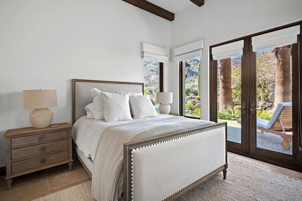 71375 Cholla Way, Palm Desert, California is a one of a kind property in the South Palm Desert neighborhood of Cahuilla Hills offers dramatic panoramic views of the mountains, golf courses and down valley that are stunning day and night. 