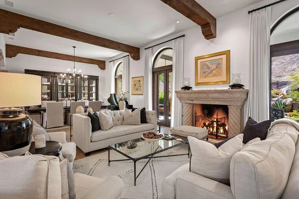 71375 Cholla Way, Palm Desert, California is a one of a kind property in the South Palm Desert neighborhood of Cahuilla Hills offers dramatic panoramic views of the mountains, golf courses and down valley that are stunning day and night. 