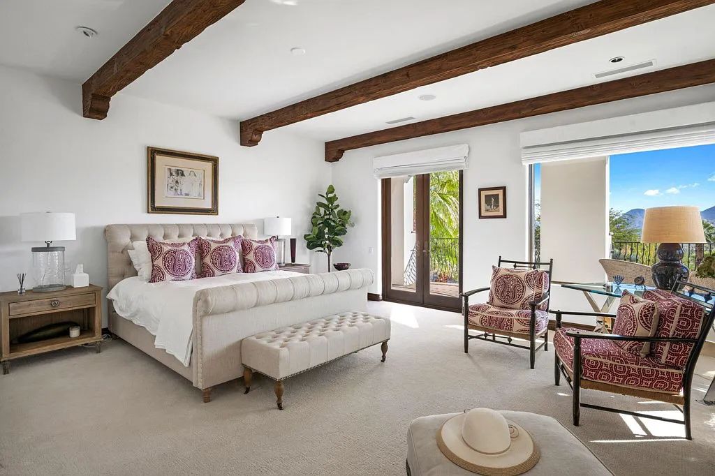 71375 Cholla Way, Palm Desert, California is a one of a kind property in the South Palm Desert neighborhood of Cahuilla Hills offers dramatic panoramic views of the mountains, golf courses and down valley that are stunning day and night. 