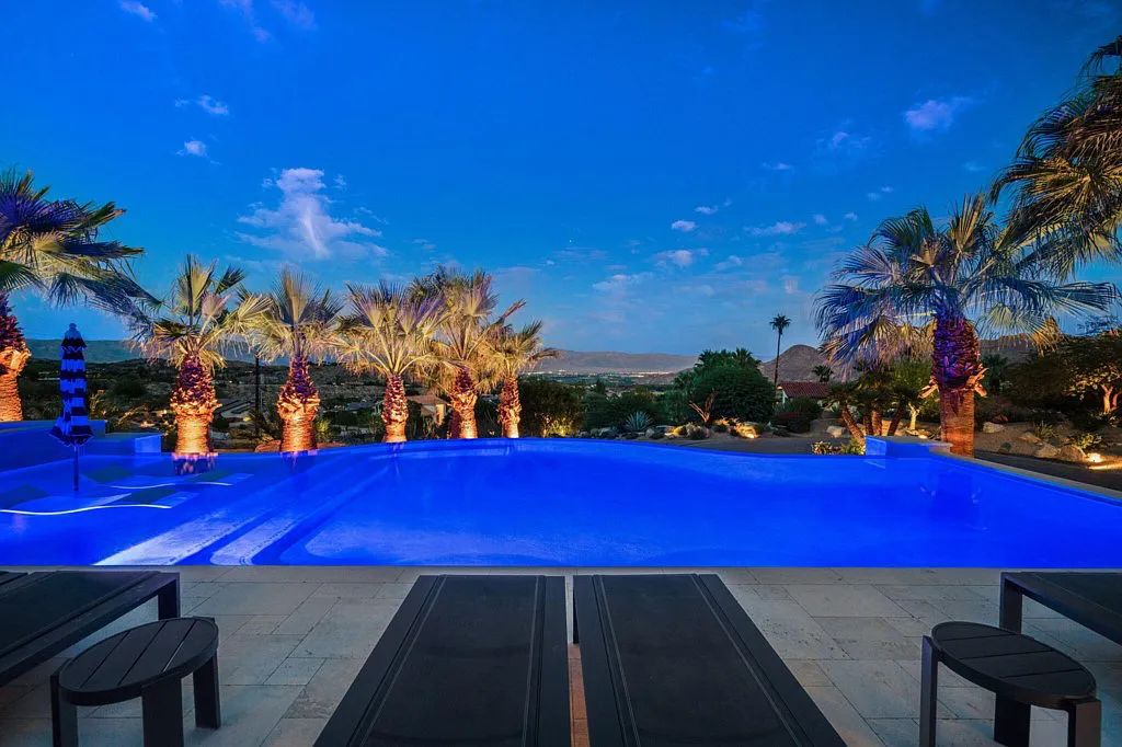 71375 Cholla Way, Palm Desert, California is a one of a kind property in the South Palm Desert neighborhood of Cahuilla Hills offers dramatic panoramic views of the mountains, golf courses and down valley that are stunning day and night. 