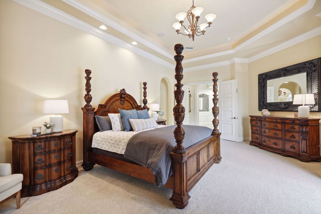 2539 Escada Court, Naples, Florida is a custom-built estate just minutes to world class beaches, shopping and fine dining with picturesque pool and lake views from just about every room.