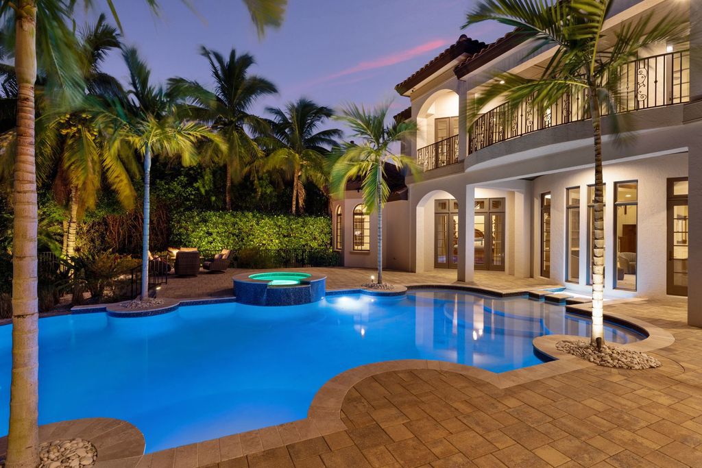 2539 Escada Court, Naples, Florida is a custom-built estate just minutes to world class beaches, shopping and fine dining with picturesque pool and lake views from just about every room.
