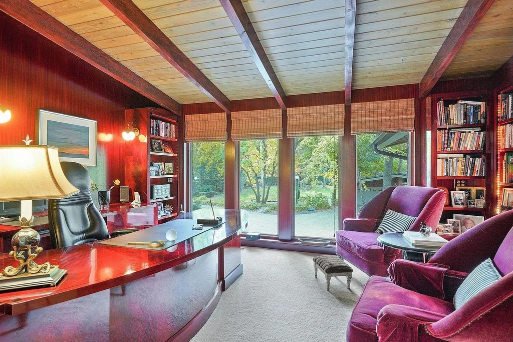 The House in Excelsior offers formal dining room along with unique built-in breakfast bar just off the kitchen, now available for sale. This home located at 2605 Maple Ridge Ln, Excelsior, Minnesota