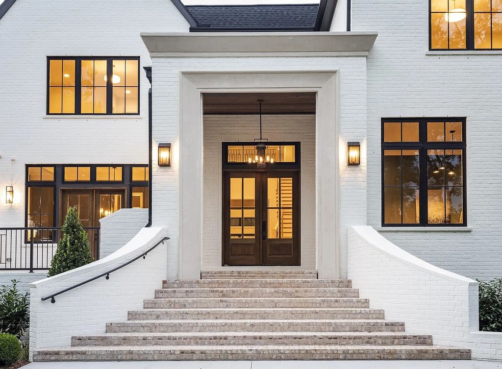 The Home in Nashville is designed by David Baird, & styled by Marcelle Guibeau, now available for sale. This home located at 3612B Woodmont Blvd, Nashville, Tennessee