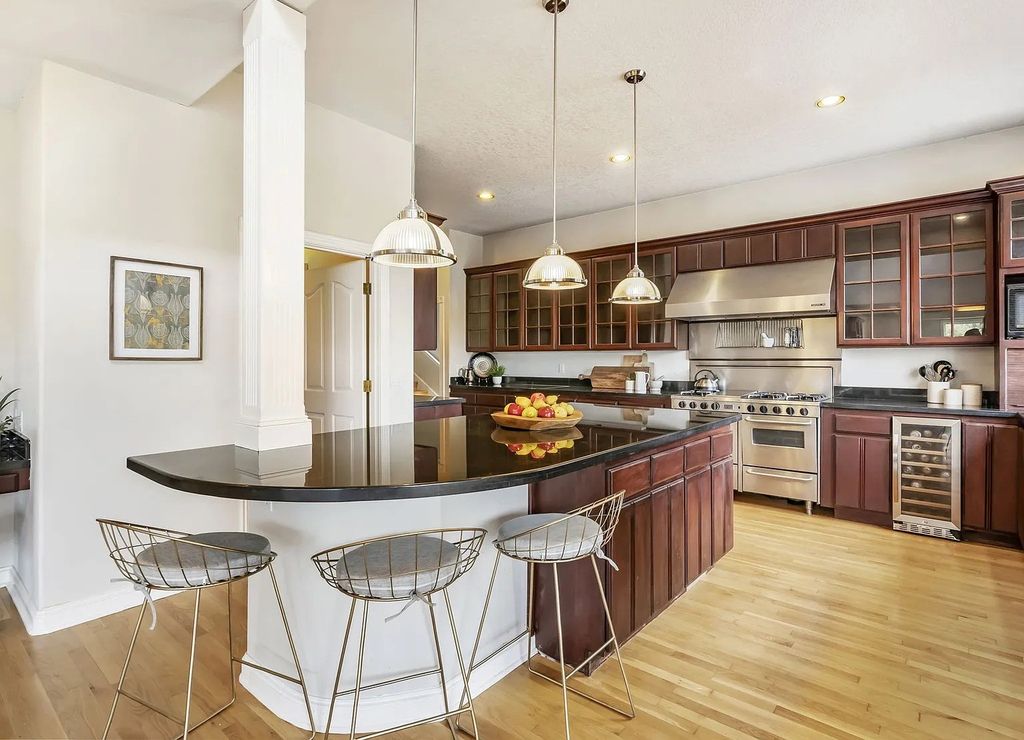 The Estate in Portland is a luxurious home commanding breathtaking panoramic views of 3 mountains now available for sale. This home located at 17010 NW Sheltered Nook Rd, Portland, Oregon; offering 06 bedrooms and 06 bathrooms with 7,719 square feet of living spaces.
