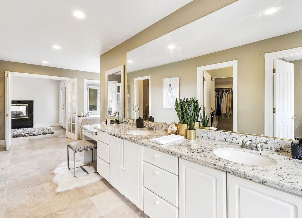 The Estate in Portland is a luxurious home commanding breathtaking panoramic views of 3 mountains now available for sale. This home located at 17010 NW Sheltered Nook Rd, Portland, Oregon; offering 06 bedrooms and 06 bathrooms with 7,719 square feet of living spaces.