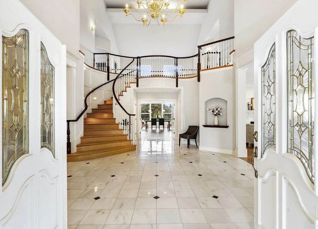The Estate in Portland is a luxurious home commanding breathtaking panoramic views of 3 mountains now available for sale. This home located at 17010 NW Sheltered Nook Rd, Portland, Oregon; offering 06 bedrooms and 06 bathrooms with 7,719 square feet of living spaces.