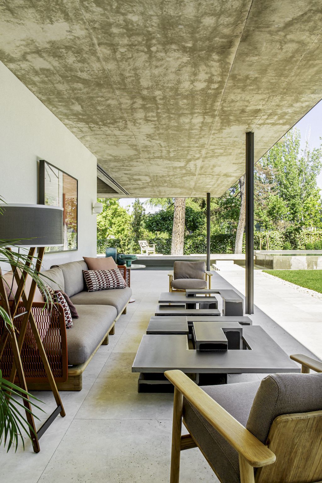 House AS, an Elegant House With Outdoor Living Connection by Ábaton