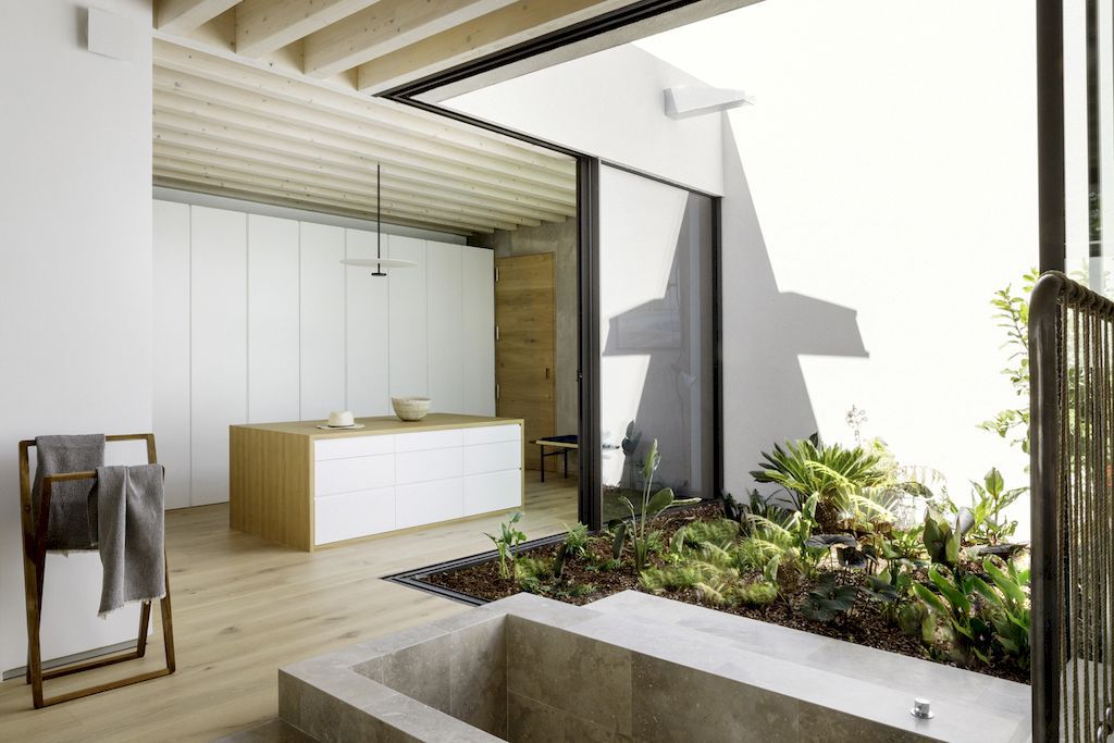 House AS, an Elegant House With Outdoor Living Connection by Ábaton