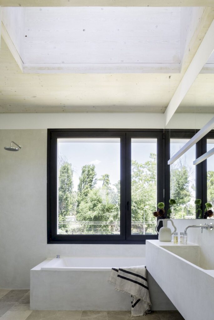 House AS an Elegant House With Outdoor Living Connection by Abaton 5