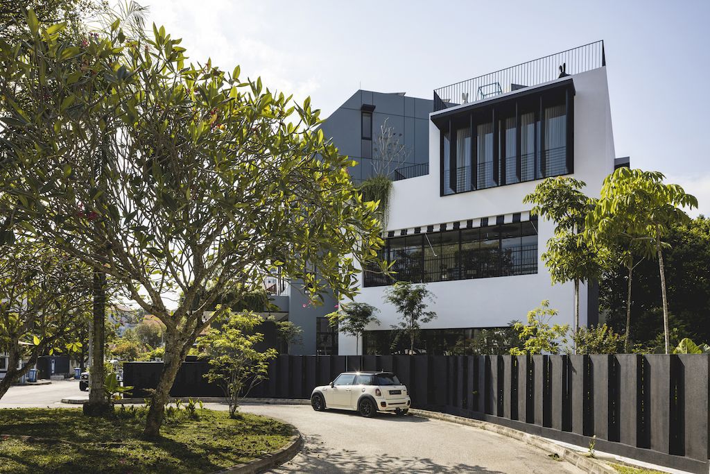 House at Shelford Road a Prominent Home in Singapore by Designshop 8