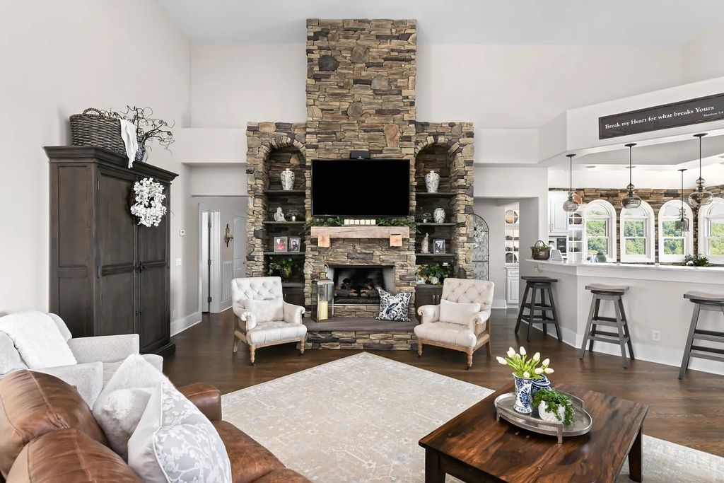 The Estate in Thompsons Station is a luxurious home fully renovated and boasts breathtaking views from every room now available for sale. This home located at 5670 Carters Creek Pike, Thompsons Station, Tennessee; offering 05 bedrooms and 06 bathrooms with 5,362 square feet of living spaces. 