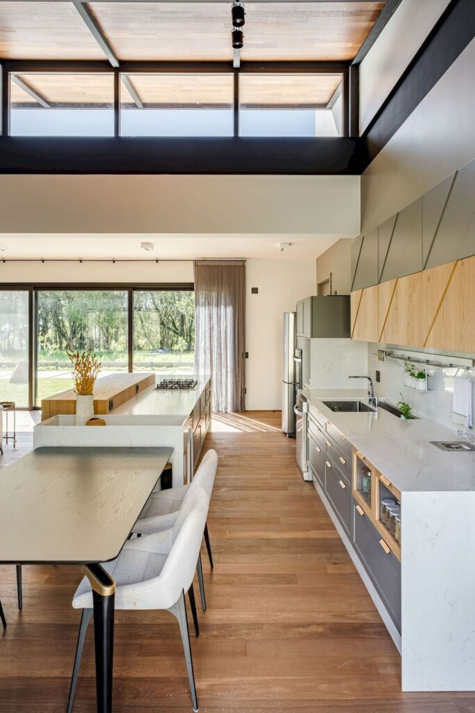 JPP House Reconciles Architecture and Nature by Zanesco Arquitetura 11