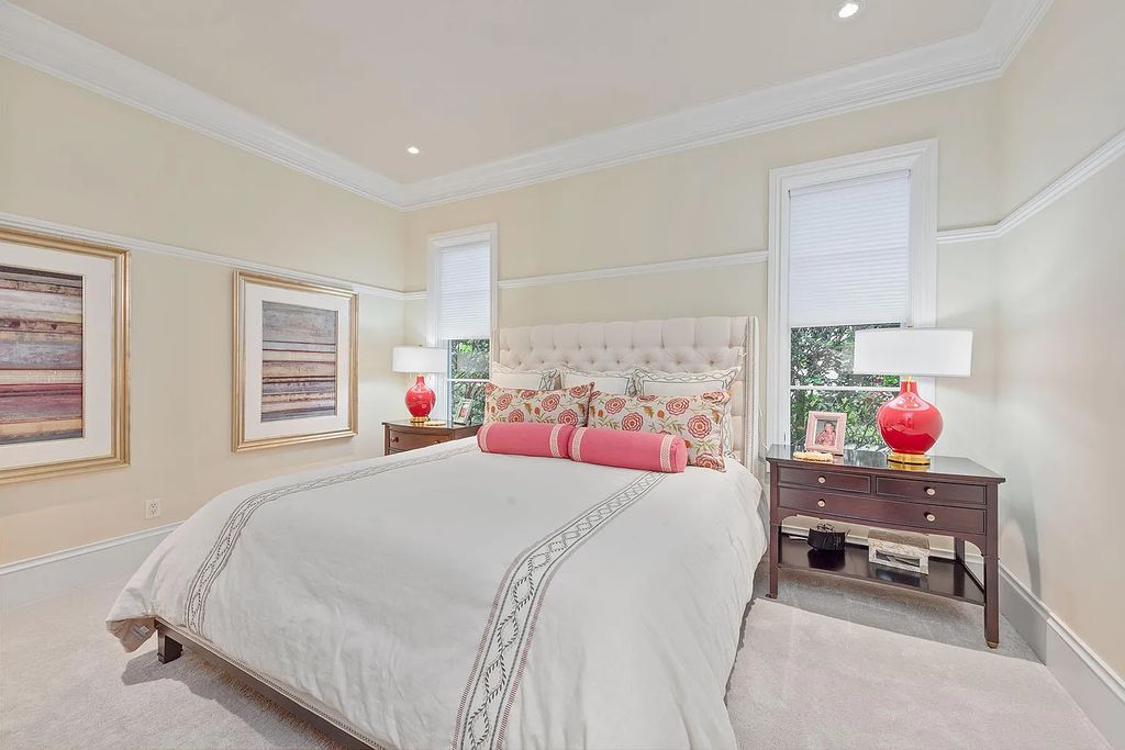 3855 Isla Del Sol Way, Naples, Florida is an impressive in the award-winning community of Fiddler's Creek with a breathtaking view of the pool, lake, and golf course.