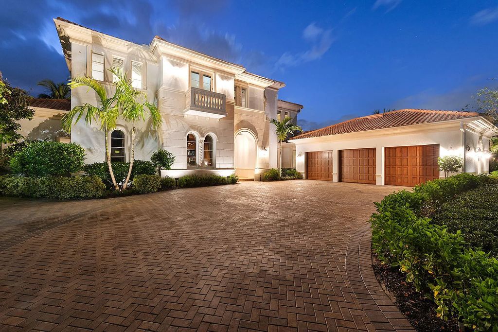 3855 Isla Del Sol Way, Naples, Florida is an impressive in the award-winning community of Fiddler's Creek with a breathtaking view of the pool, lake, and golf course.