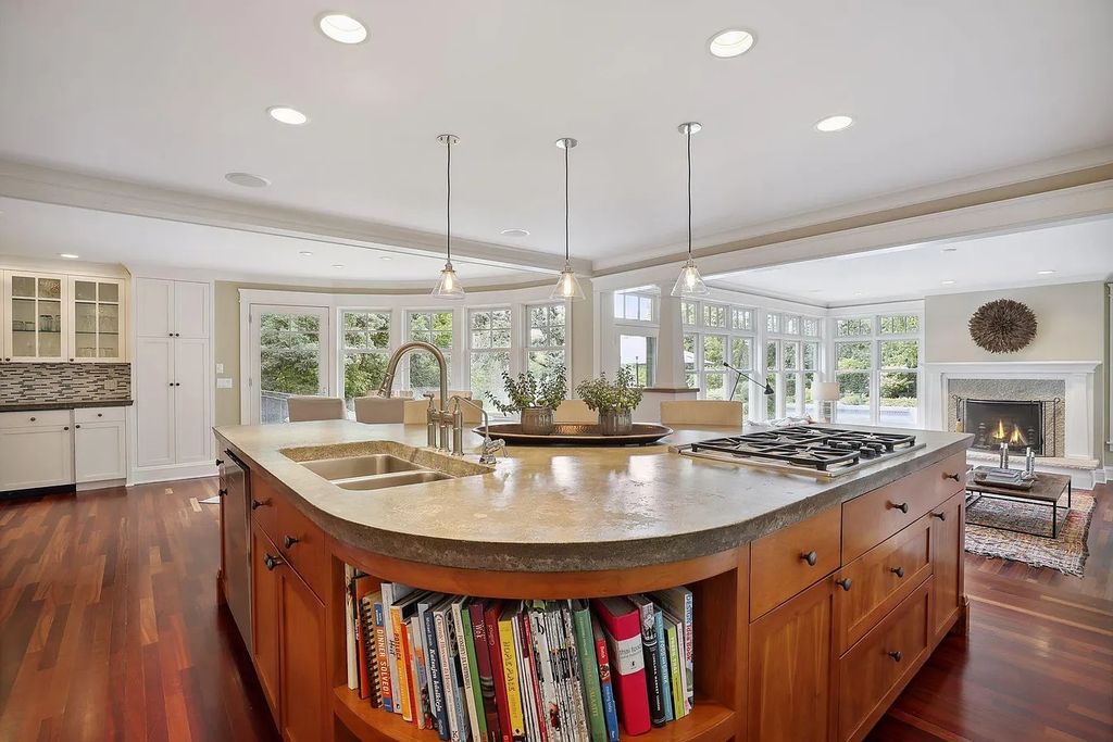 The Property in Edina is Thoughtfully nicknamed “Little Tuscany” the combination of luscious landscaping, golf course views and entertainment area, now available for sale. This home located at 27 Circle W, Edina, Minnesota