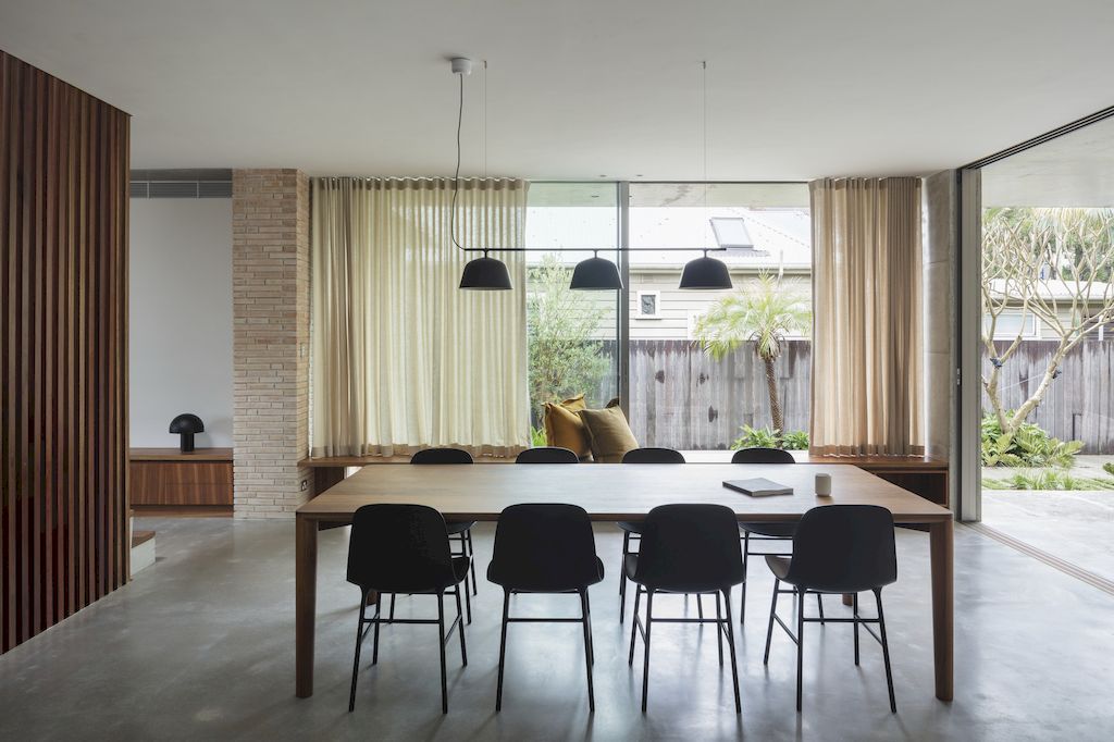 Little Manly House with Contemporary Architecture Design by CHROFI 3