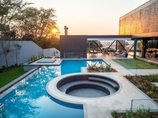 NKU Residence with Folding Aluminium Screens by Nico van der Meulen - Luxury Residence With In-Residence Movie Screen