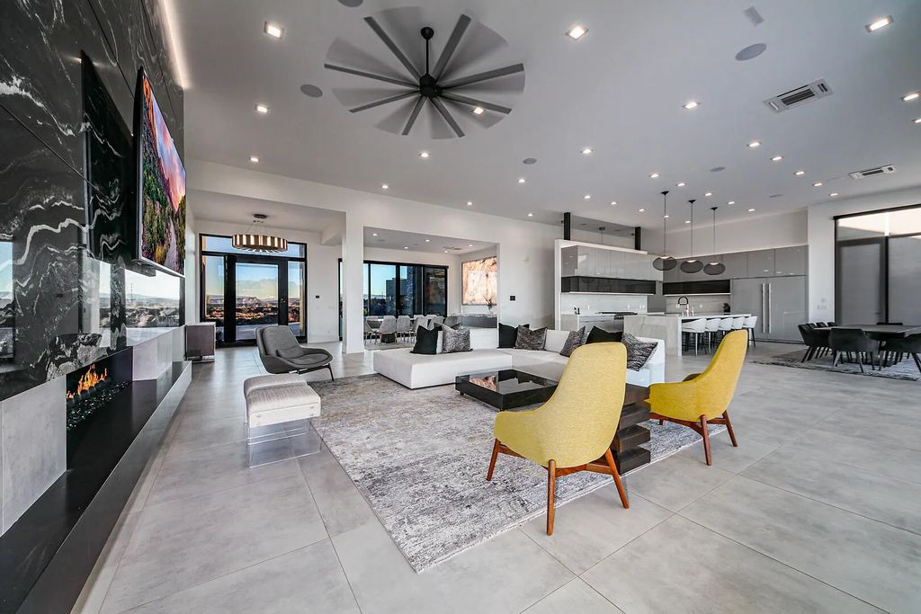 2399 N Kiva Trail, Saint George, Utah is a truly one of a kind contemporary estate sits 28 feet above the street below, boasts 360 degree views, including a picture perfect framing of Snow Canyon, Red Mountain, Pine Valley Mountain, Movie Rock, and the Kachina Cliffs.