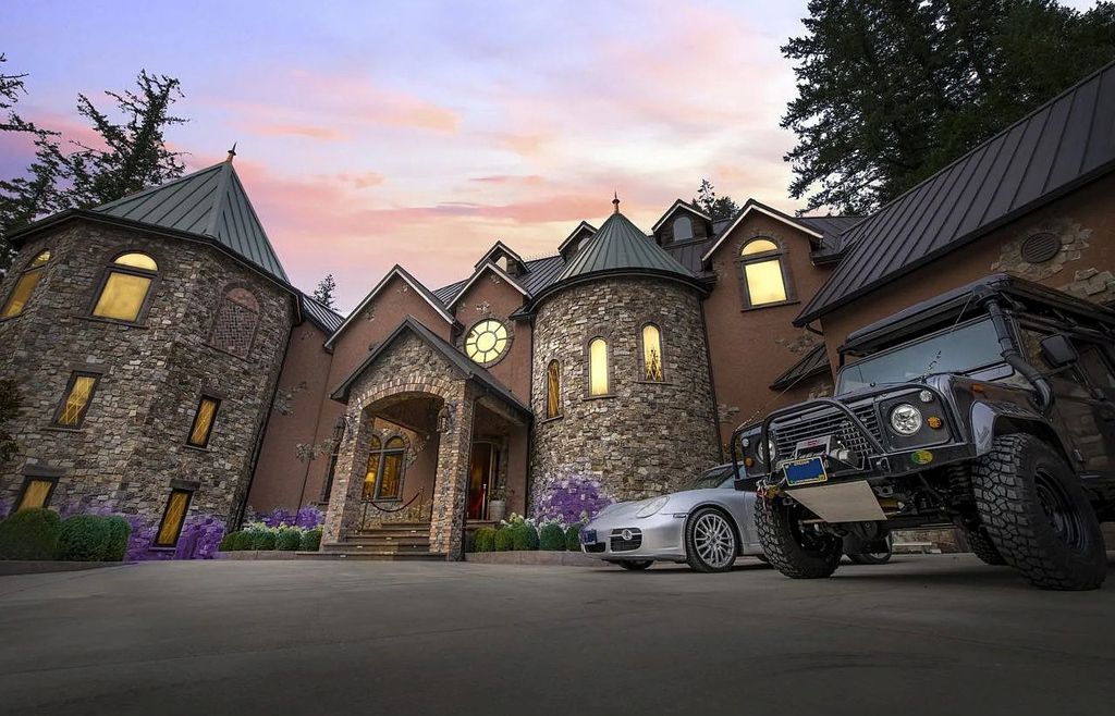 The Estate in Portland is a luxurious home fully furnished with vineyard and underground wine cellar now available for sale. This home located at 14125 NW Germantown Rd, Portland, Oregon; offering 06 bedrooms and 06 bathrooms with 13,000 square feet of living spaces.