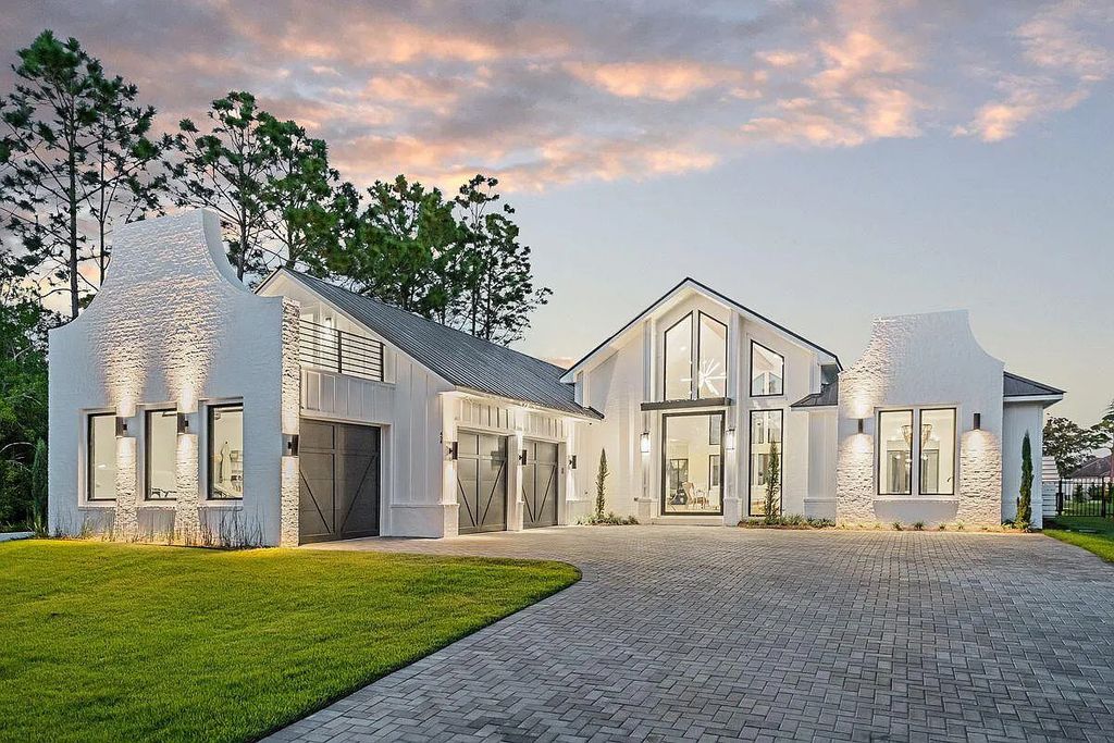 458 Shipwreck Rodd E, Santa Rosa Beach, Florida is a stunning new bayfront home boasts generous indoor and outdoor areas for entertaining, including 2,300 square feet of shell stone on the rear patio.