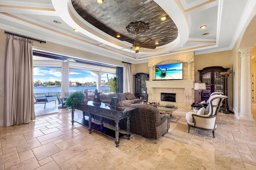 590 S Heathwood Drive, Marco Island, Florida is an elegant and refined estate in an ideal location close to Marco Beach, Winterberry and Mackle Park's, restaurants, and shopping.