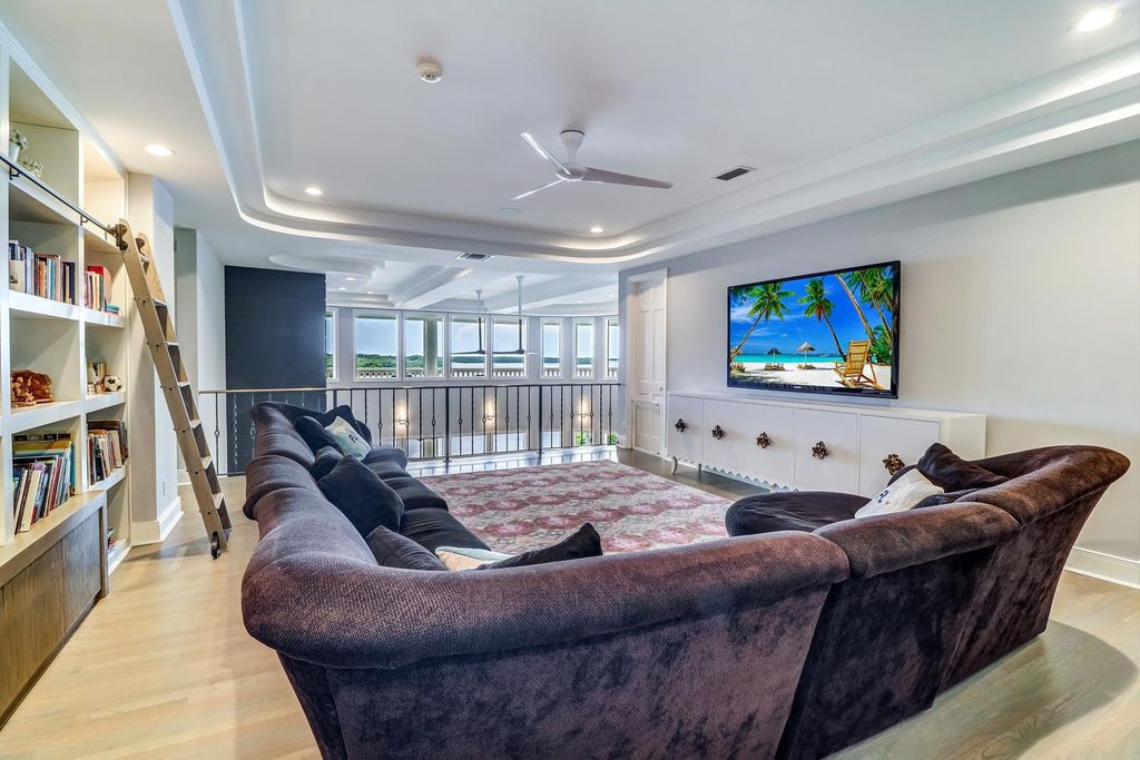 2131 Oceanview Drive, Tierra Verde, Florida is a resort-class estate with 276 feet of beautiful water on the Gulf of Mexico in the Westhore neighborhood, sits on manicured gated and recently fenced grounds with mature palms and landscaping.