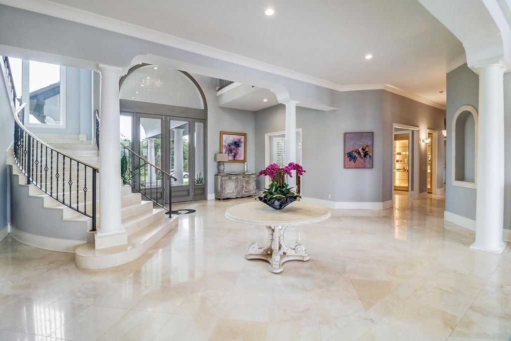 2131 Oceanview Drive, Tierra Verde, Florida is a resort-class estate with 276 feet of beautiful water on the Gulf of Mexico in the Westhore neighborhood, sits on manicured gated and recently fenced grounds with mature palms and landscaping.