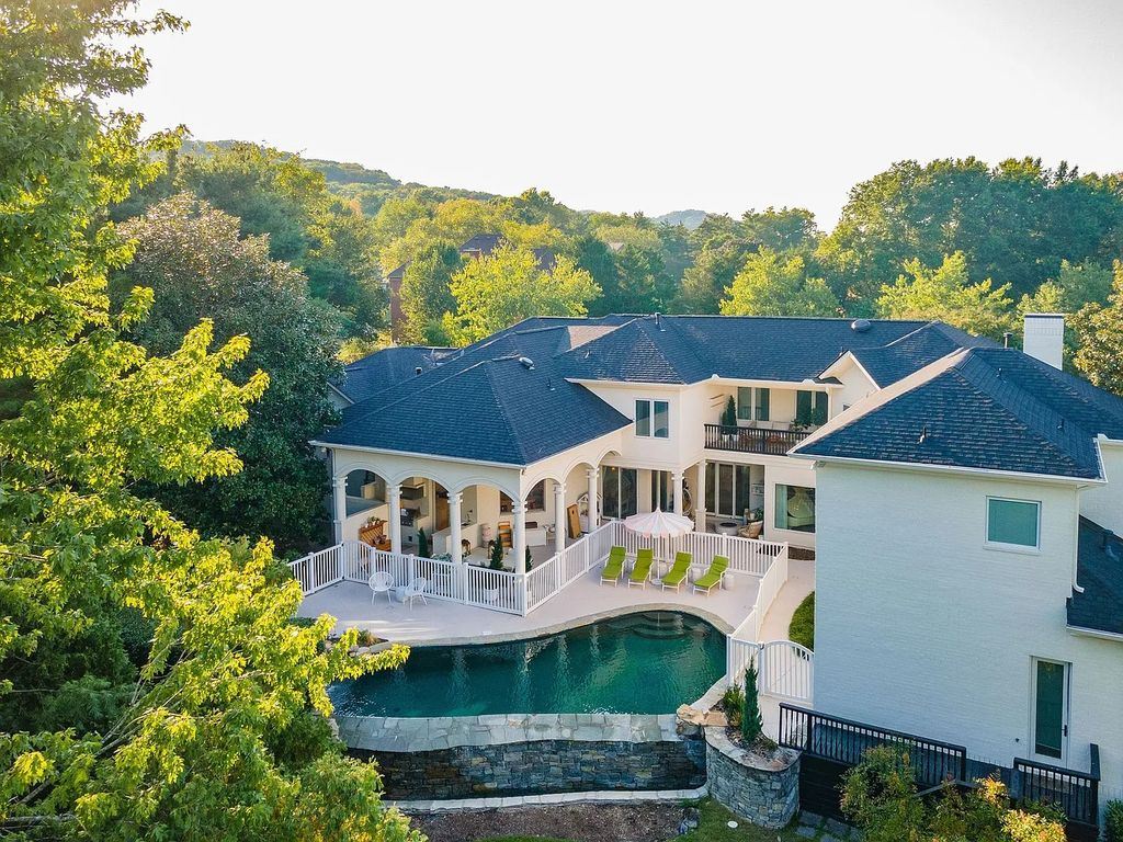 The Estate in Brentwood is a luxurious home situated on a picturesque cul-de-sac and recently added decorative features with chic now available for sale. This home located at 6205 Mapleton Ct, Brentwood, Tennessee; offering 05 bedrooms and 06 bathrooms with 6,442 square feet of living spaces. 