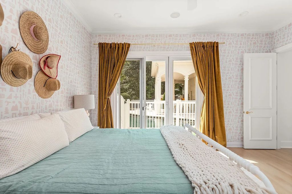 The Estate in Brentwood is a luxurious home situated on a picturesque cul-de-sac and recently added decorative features with chic now available for sale. This home located at 6205 Mapleton Ct, Brentwood, Tennessee; offering 05 bedrooms and 06 bathrooms with 6,442 square feet of living spaces. 