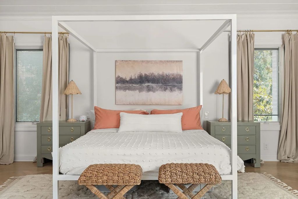 The Estate in Brentwood is a luxurious home situated on a picturesque cul-de-sac and recently added decorative features with chic now available for sale. This home located at 6205 Mapleton Ct, Brentwood, Tennessee; offering 05 bedrooms and 06 bathrooms with 6,442 square feet of living spaces. 