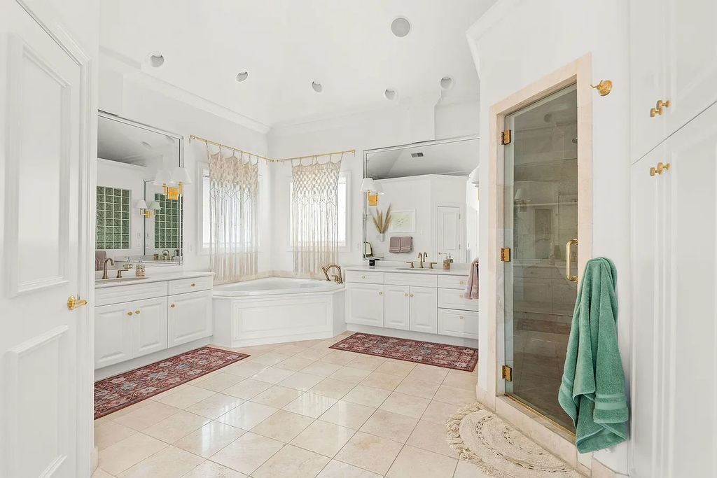The Estate in Brentwood is a luxurious home situated on a picturesque cul-de-sac and recently added decorative features with chic now available for sale. This home located at 6205 Mapleton Ct, Brentwood, Tennessee; offering 05 bedrooms and 06 bathrooms with 6,442 square feet of living spaces. 
