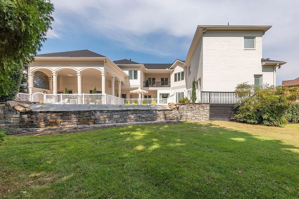 The Estate in Brentwood is a luxurious home situated on a picturesque cul-de-sac and recently added decorative features with chic now available for sale. This home located at 6205 Mapleton Ct, Brentwood, Tennessee; offering 05 bedrooms and 06 bathrooms with 6,442 square feet of living spaces. 