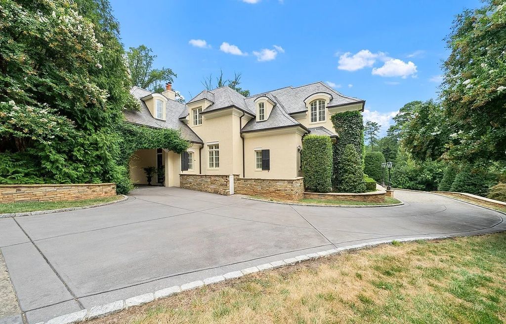 The Estate in Raleigh is a luxurious home located in a prime location in the heart of Raleigh now available for sale. This home located at 2301 White Oak Rd, Raleigh, North Carolina; offering 05 bedrooms and 09 bathrooms with 11,171 square feet of living spaces.