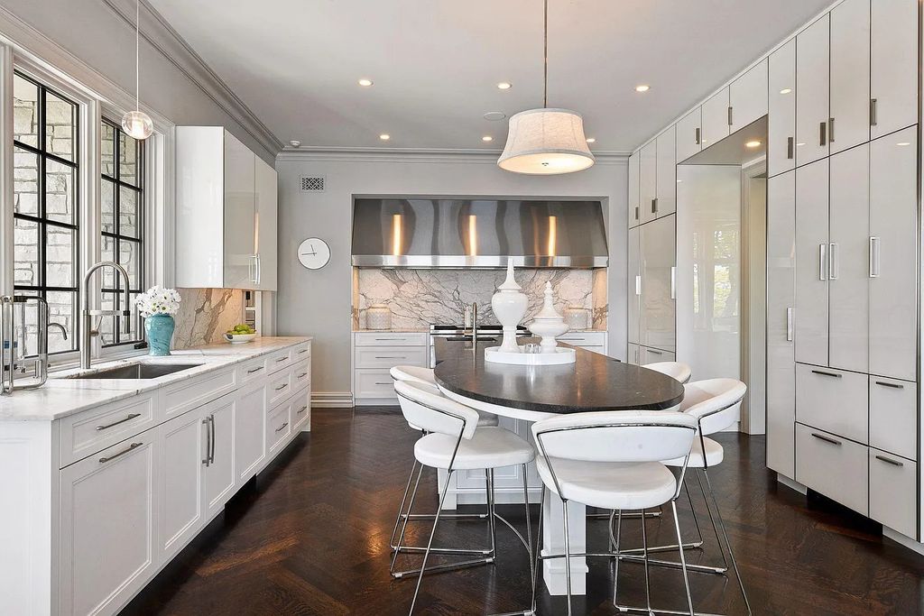 Thoughtfully Designed with Sightlines of Lake Minnetonka This Marvelous Home in Excelsior MN Seeks 7995000 10 1