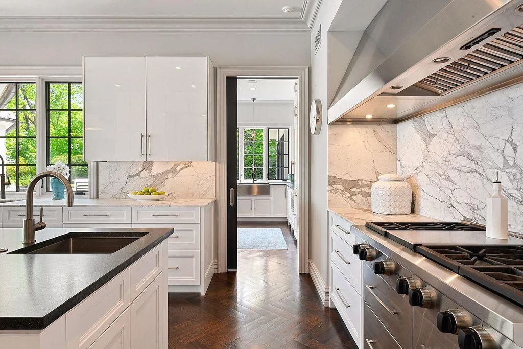 Thoughtfully Designed with Sightlines of Lake Minnetonka This Marvelous Home in Excelsior MN Seeks 7995000 13