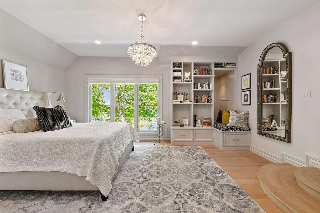 Thoughtfully Designed with Sightlines of Lake Minnetonka This Marvelous Home in Excelsior MN Seeks 7995000 35