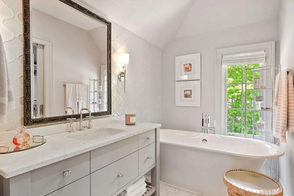 Thoughtfully Designed with Sightlines of Lake Minnetonka This Marvelous Home in Excelsior MN Seeks 7995000 36