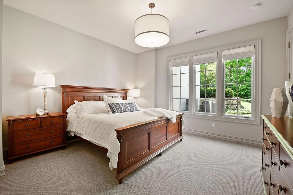 Thoughtfully Designed with Sightlines of Lake Minnetonka This Marvelous Home in Excelsior MN Seeks 7995000 44