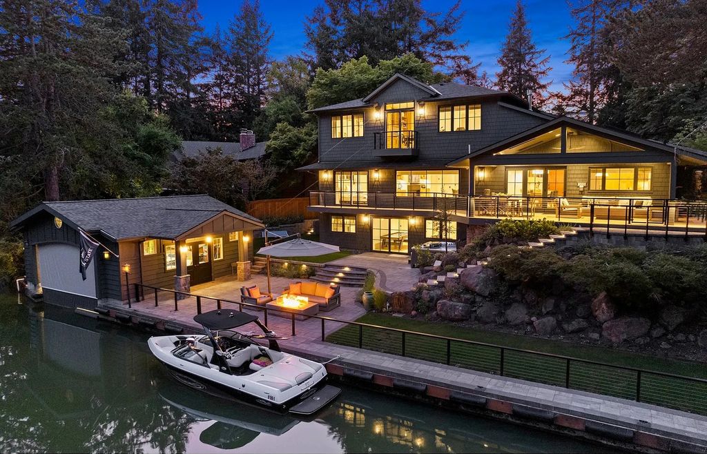 The Estate in Lake Oswego is a luxurious home ideally located on a rare waterfront cul-de-sac with backyard now available for sale. This home located at 17435 Wren Ct, Lake Oswego, Oregon; offering 04 bedrooms and 05 bathrooms with 10,454 square feet of land.