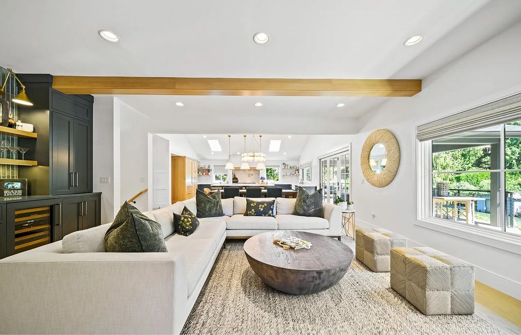 The Estate in Lake Oswego is a luxurious home ideally located on a rare waterfront cul-de-sac with backyard now available for sale. This home located at 17435 Wren Ct, Lake Oswego, Oregon; offering 04 bedrooms and 05 bathrooms with 10,454 square feet of land.