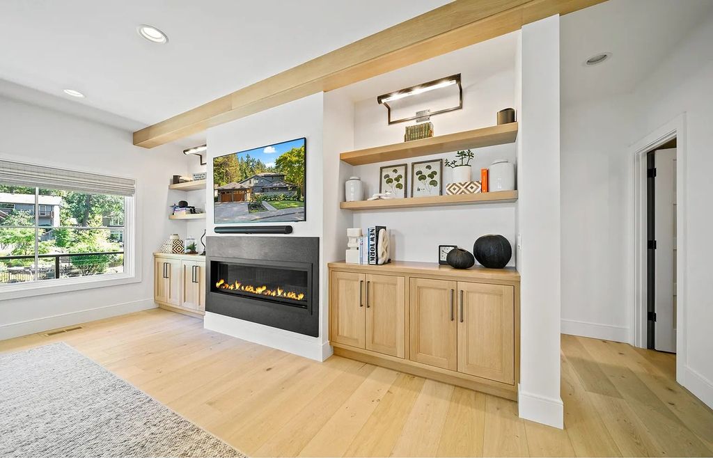 The Estate in Lake Oswego is a luxurious home ideally located on a rare waterfront cul-de-sac with backyard now available for sale. This home located at 17435 Wren Ct, Lake Oswego, Oregon; offering 04 bedrooms and 05 bathrooms with 10,454 square feet of land.