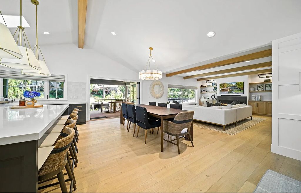 The Estate in Lake Oswego is a luxurious home ideally located on a rare waterfront cul-de-sac with backyard now available for sale. This home located at 17435 Wren Ct, Lake Oswego, Oregon; offering 04 bedrooms and 05 bathrooms with 10,454 square feet of land.