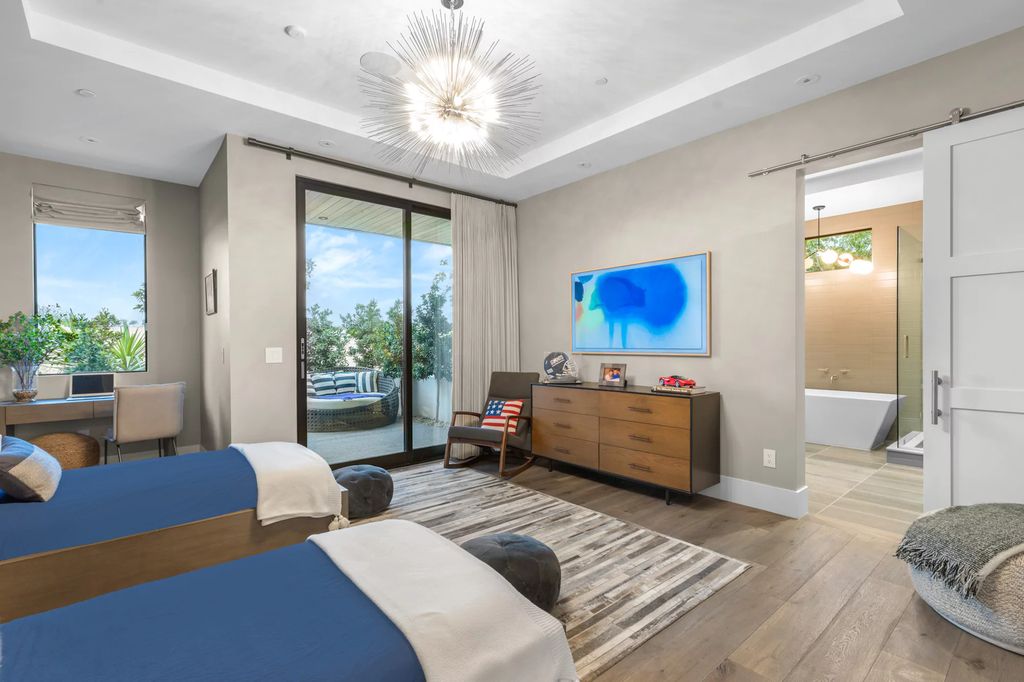 The Las Vegas Estate, a magnificent property has been completely redesigned with the finest quality finishes sitting on a half acre behind the guarded gates of Indigo in The Ridges is now available for sale. This home located at 42 Crested Cloud Way, Las Vegas, Nevada