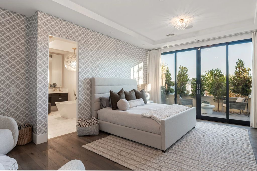 The Las Vegas Estate, a magnificent property has been completely redesigned with the finest quality finishes sitting on a half acre behind the guarded gates of Indigo in The Ridges is now available for sale. This home located at 42 Crested Cloud Way, Las Vegas, Nevada