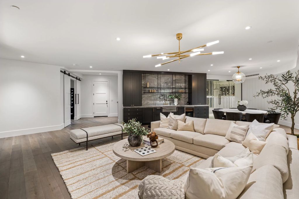 The Las Vegas Estate, a magnificent property has been completely redesigned with the finest quality finishes sitting on a half acre behind the guarded gates of Indigo in The Ridges is now available for sale. This home located at 42 Crested Cloud Way, Las Vegas, Nevada