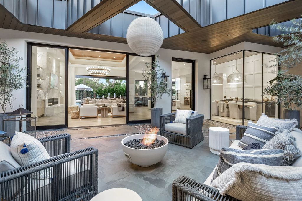 The Las Vegas Estate, a magnificent property has been completely redesigned with the finest quality finishes sitting on a half acre behind the guarded gates of Indigo in The Ridges is now available for sale. This home located at 42 Crested Cloud Way, Las Vegas, Nevada